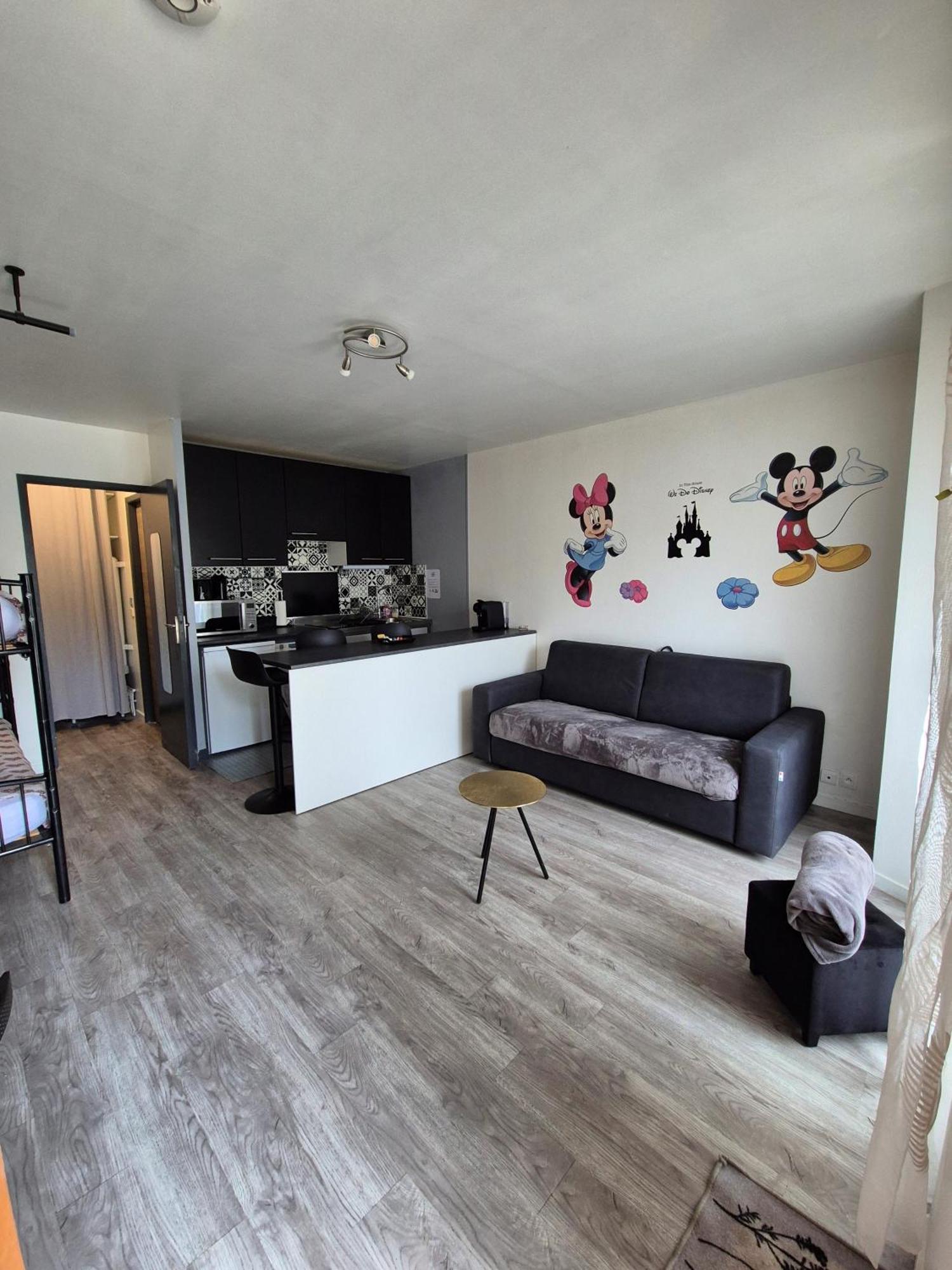 Studio A 2 Pas De Disneyland Esbly Exterior photo
