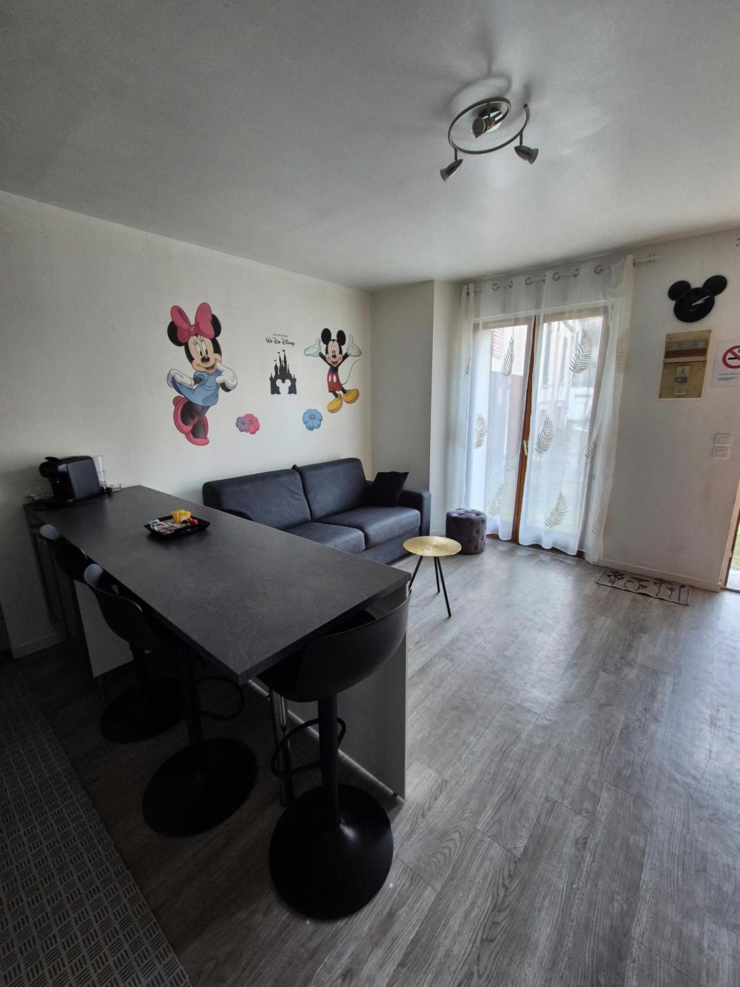 Studio A 2 Pas De Disneyland Esbly Exterior photo